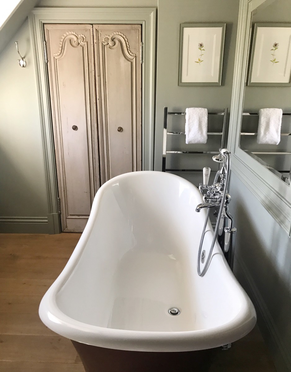 Thyme Cotswolds bathroom
